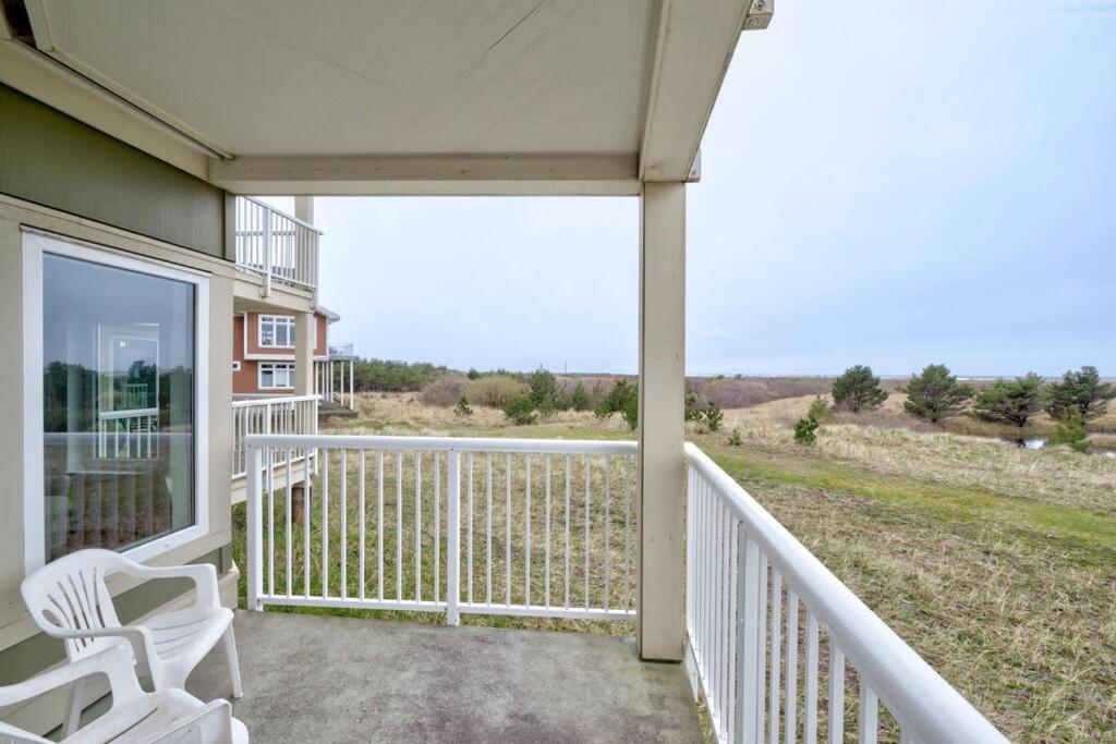 Beach Please-Updated Home With Ocean Views لونغ بيتش المظهر الخارجي الصورة