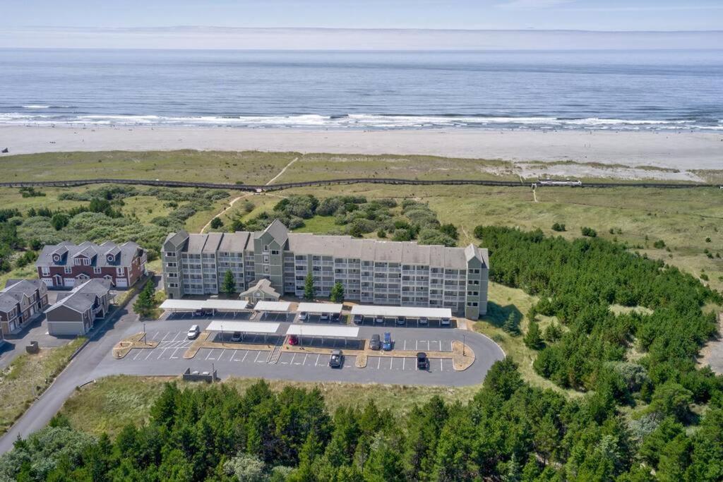 Beach Please-Updated Home With Ocean Views لونغ بيتش المظهر الخارجي الصورة