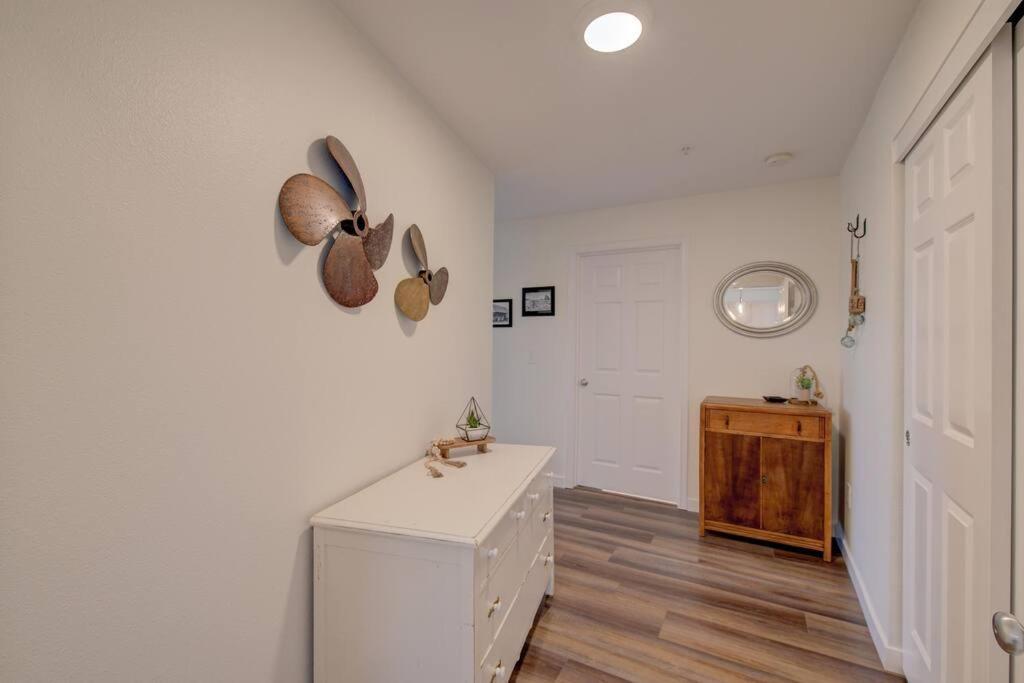 Beach Please-Updated Home With Ocean Views لونغ بيتش المظهر الخارجي الصورة